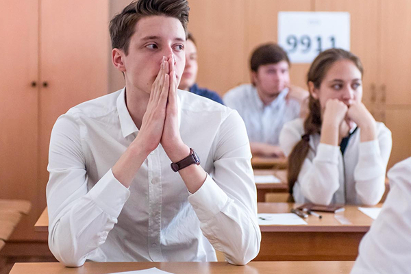 Собянин: Школьники, которые готовились к ЕГЭ по спецпрограммам, сдали экзамены значительно лучше