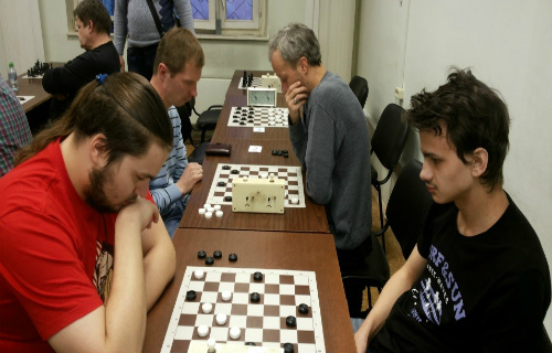Команда из района Старое Крюково приняла участие в соревнованиях по шашкам