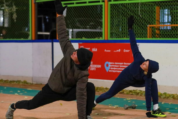 В Старом Крюково стартовали бесплатные уличные тренировки по фитнесу