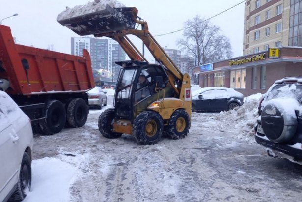 За минувшую неделю из дворов района Старое Крюково вывезено 250 кубометров снега