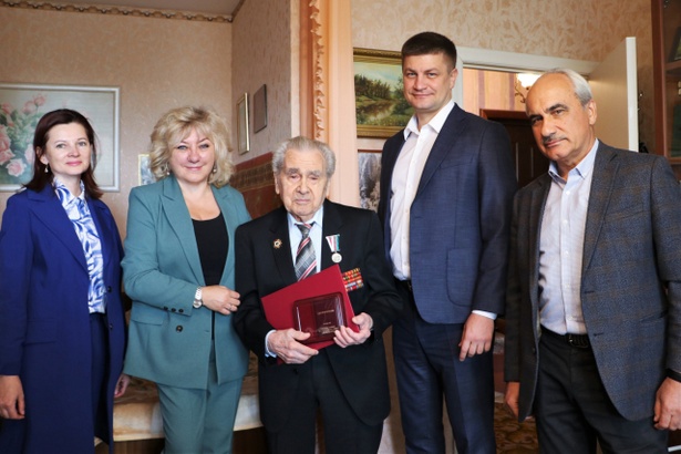 Двое зеленоградцев получили медали в честь  80-летия Курской битвы