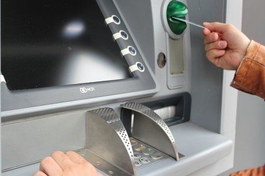 Зеленоградские оперативники раскрыли кражу более 300 тыс рублей с банковской карты