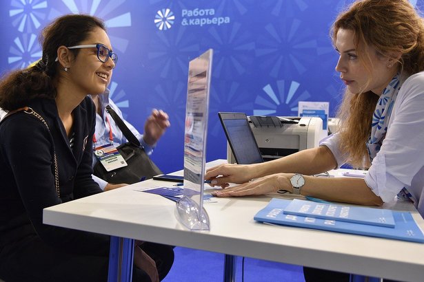 Более 62 тысяч человек нашли новую работу благодаря службе занятости Москвы