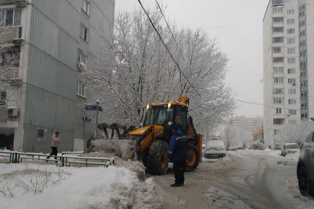 На минувшей неделе коммунальщики уделяли особое внимание уборке снега и наледи