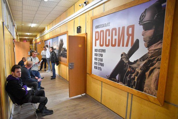 Актёр Сергей Газаров пожелал будущим контрактникам скорейшего возвращения с победой