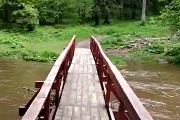 Мост через реку Сходня в 9 районе восстановят к 1 августа