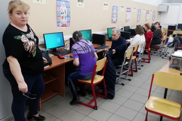 Участники «Московского долголетия» осваивают Интернет-пространство