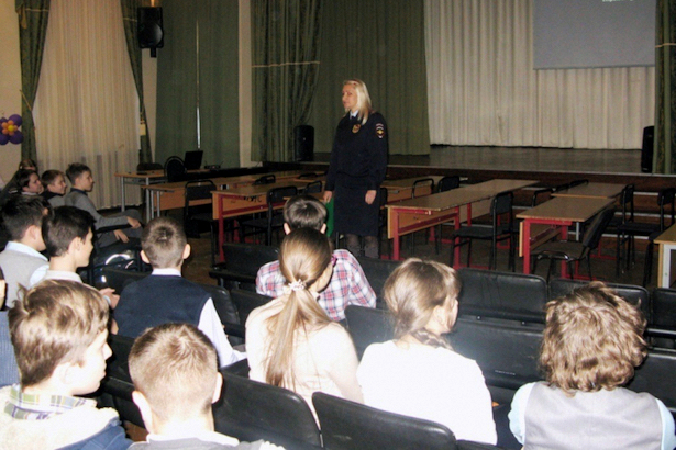 Зеленоградские полицейские провели беседы со школьниками