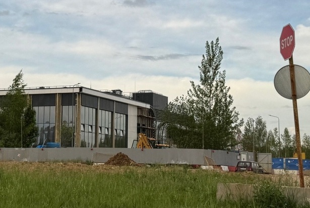 Началась облицовка фасада строящегося здания ФОКа в новой части Зеленограда