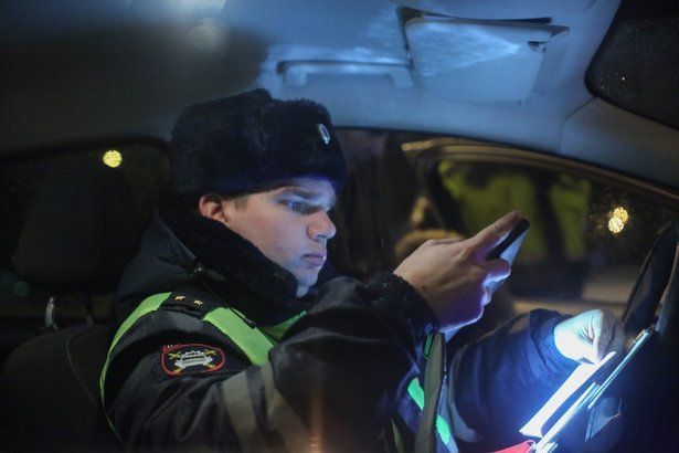 Автоинспекторы поймали в Зеленограде водителя с фальшивыми правами