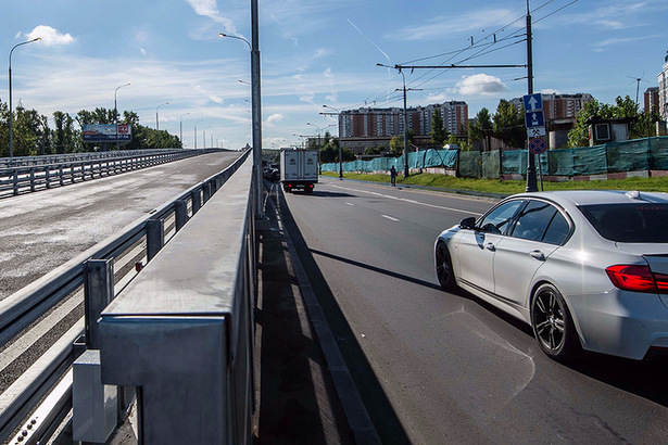 Собянин открыл участок Калужского шоссе после реконструкции