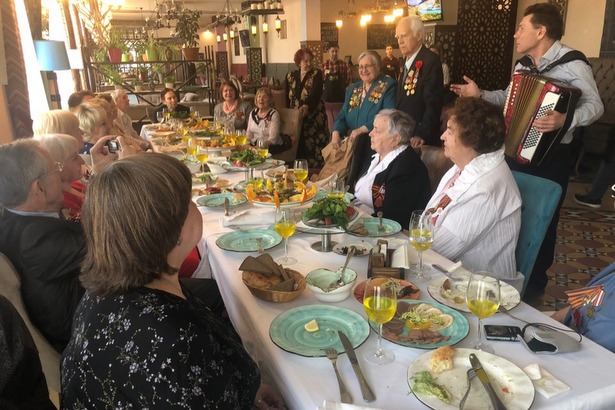 Чествование ветеранов Великой Отечественной войны в ресторане «Дюшес»