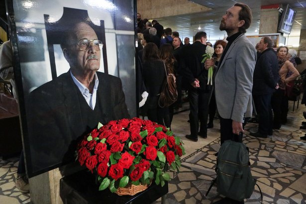Знаменитого режиссёра Георгия Данелия сегодня похоронили на Новодевичьем кладбище