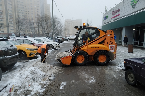 Инженерная служба района Старое Крюково уделяет особое внимание уборке снега и наледи