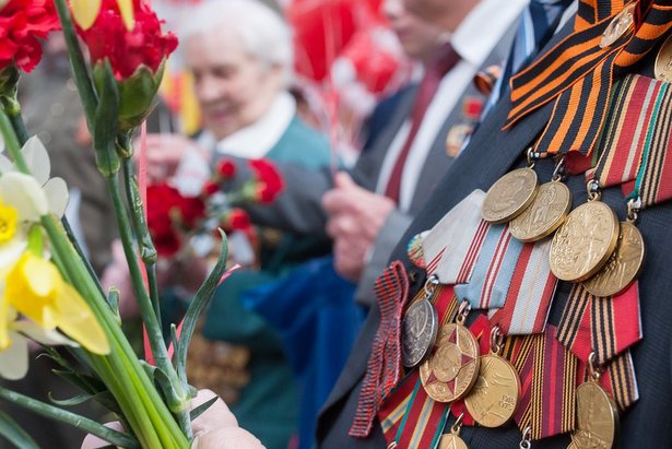 Собянин увеличил вдвое матпомощь ветеранам к годовщине Битвы под Москвой
