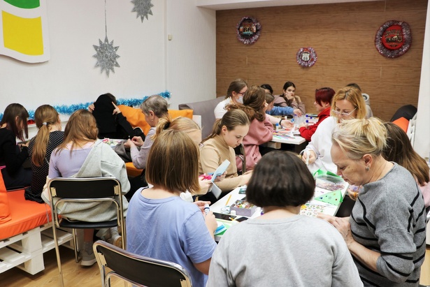 В учреждениях соцзащиты ЗелАО подготовили более тысячи подарков для мобилизованных москвичей
