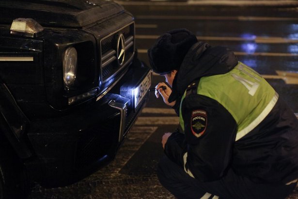Зеленоградские автоинспекторы задержали водителя с поддельным удостоверением