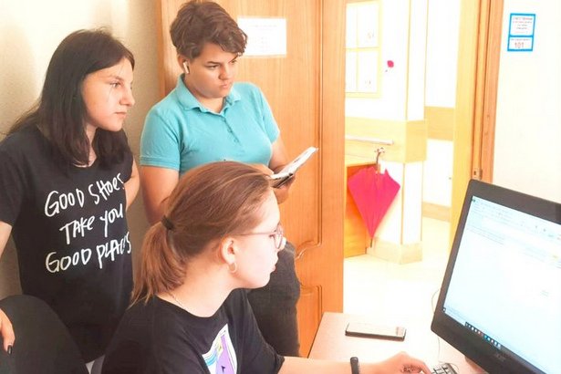 Юные жители Зеленограда проходят летнюю стажировку в учреждениях округа