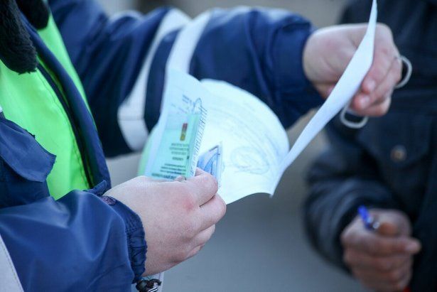 В ЗелАО задержали водителя по подозрению в покушении на мелкое взяточничество