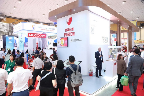 Собянин: Город поддержит продвижение товаров из Москвы на зарубежных выставках