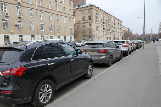 Ефимов: За год в Москве  на месте нелегальных парковок создано 65 общедоступных автостоянок