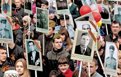 Москвичи записывают в «Бессмертный полк - Москва» героев Великой Отечественной войны