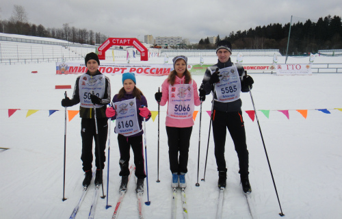 22 лыжника из района Старое Крюково приняли участвие в "Лыжне России"