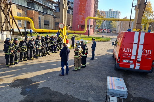 В здании районной тепловой станции № 1 Зеленограда прошли пожарно-тактические учения