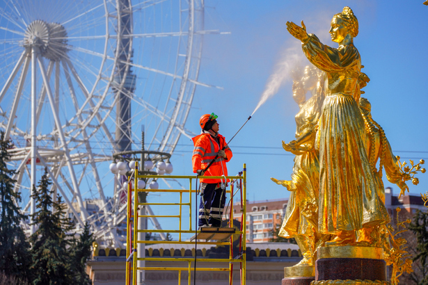 Собянин: На ВДНХ отреставрировано 14 исторических фонтанов