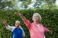 В Старом Крюково пожилые жители позанимались физкультурой на свежем воздухе