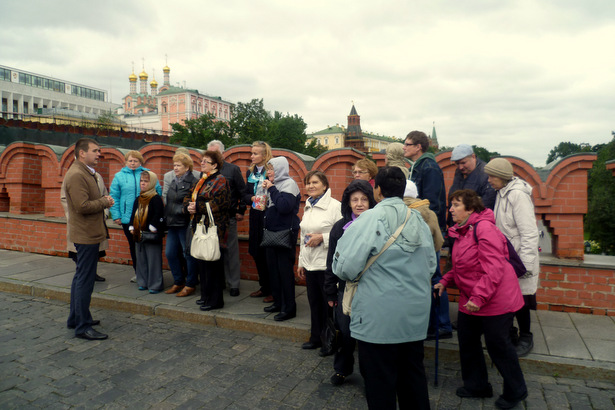 Жители Старого Крюково побывали с экскурсией в Кремле