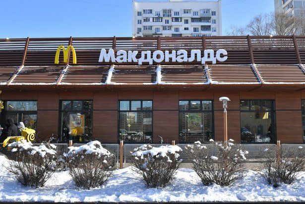 Работа ресторанов McDonald's в РФ может возобновиться уже через полтора месяца