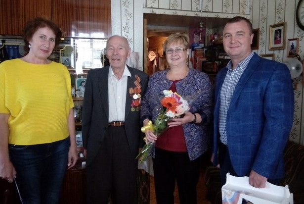 Житель Старого Крюкова отпраздновал 90-летие