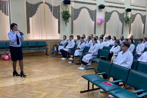 Сотрудники Госавтоинспекции Зеленограда рассказали студентам медицинского колледжа о последствиях ДТП