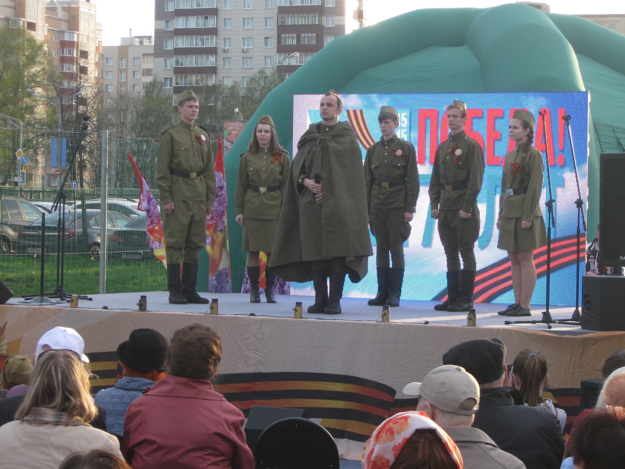 В районе Старое Крюково прошел праздничный концерт для ветеранов войны 