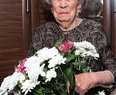 Жительницу района Старое Крюково поздравили со 100-летним юбилеем