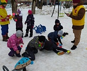 Для юных жителей Старого Крюково провели игровую программу  «По сугробам, по снегам»