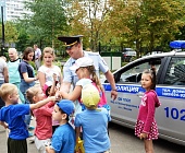 В преддверии профессионального праздника полицейские ППС пообщались с детьми