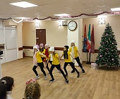 Специалисты ГБУ «Славяне» устроили новогодний праздник для жителей