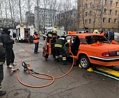 Зеленоградские пожарные стали победителями соревнований по проведению аварийно-спасательных работ при ДТП
