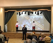 Школьники поздравили ветеранов района Старое Крюково