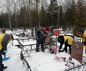 Сотрудники ГБУ «Славяне» привели в порядок воинские захоронения
