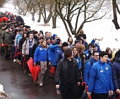 Молодые зеленоградцы отметили день рождения города флешмобом с красными зонтами