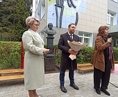 Возле музыкальной школы на улице Юности открыли памятник Модесту Мусоргскому