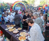 В районе Старое Крюково состоялся праздник двора «День соседей»