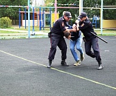 В преддверии профессионального праздника полицейские ППС пообщались с детьми